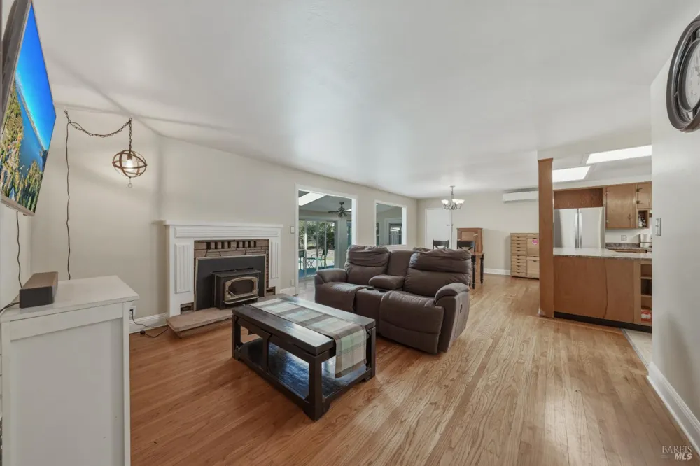 3570 Leland Lane Ukiah, CA 95482