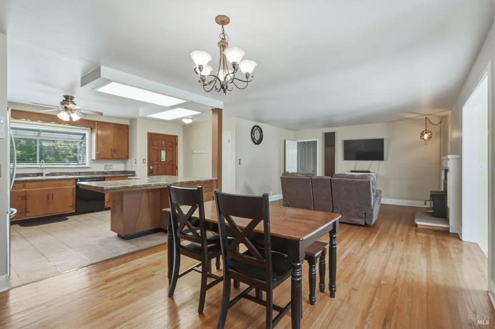 3570 Leland Lane Ukiah, CA 95482