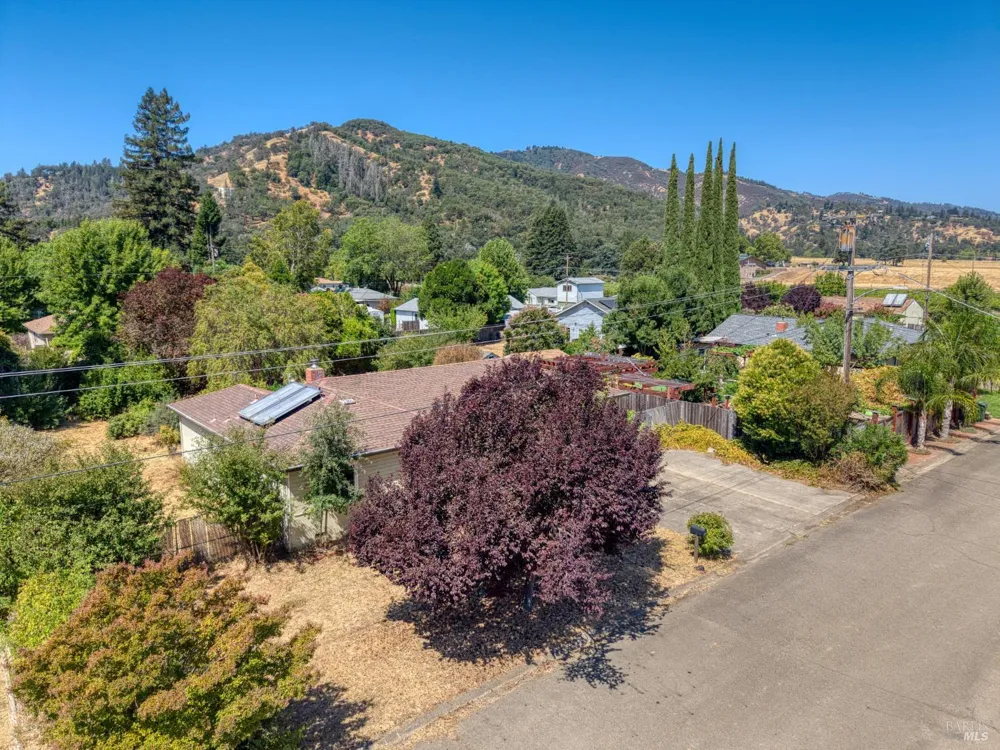 3570 Leland Lane Ukiah, CA 95482