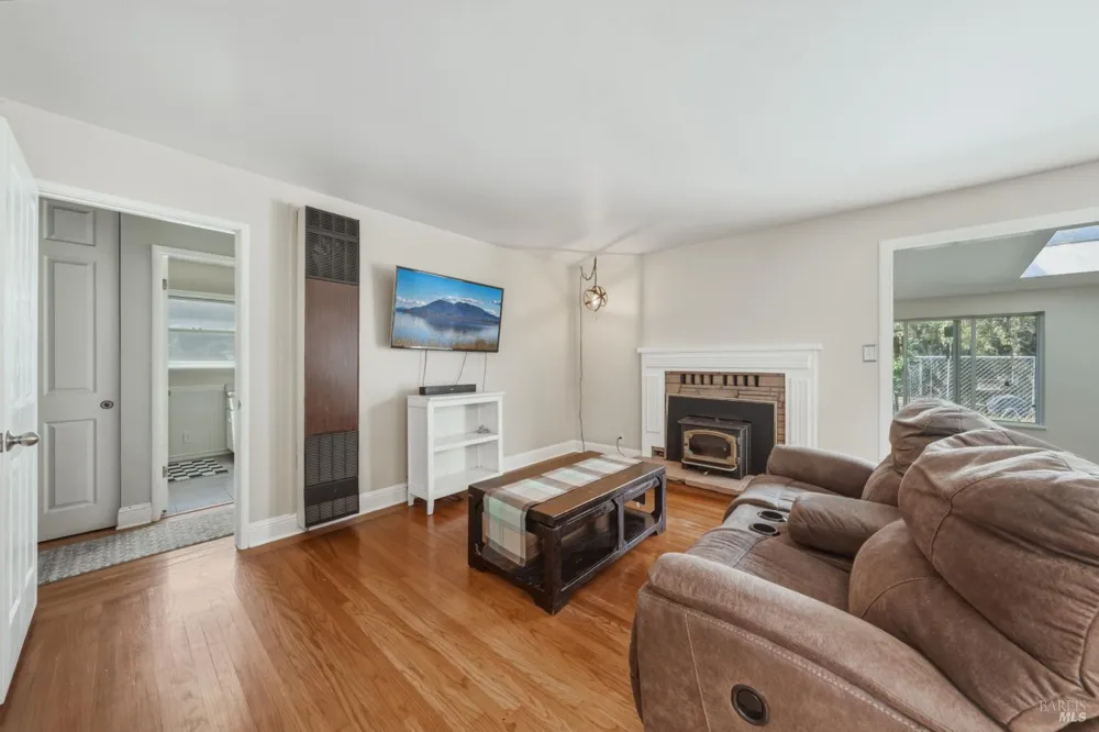 3570 Leland Lane Ukiah, CA 95482