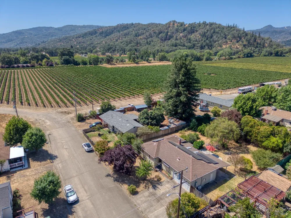 3570 Leland Lane Ukiah, CA 95482