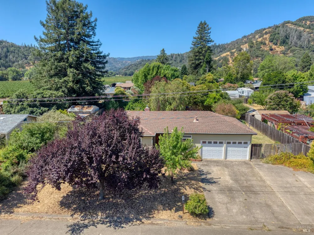 3570 Leland Lane Ukiah, CA 95482
