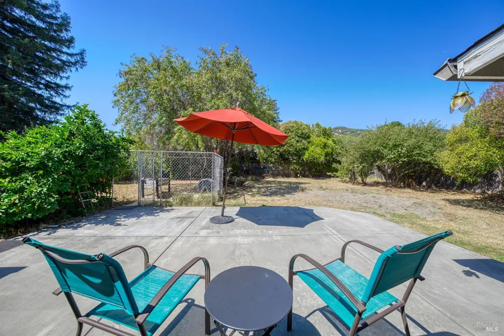 3570 Leland Lane Ukiah, CA 95482