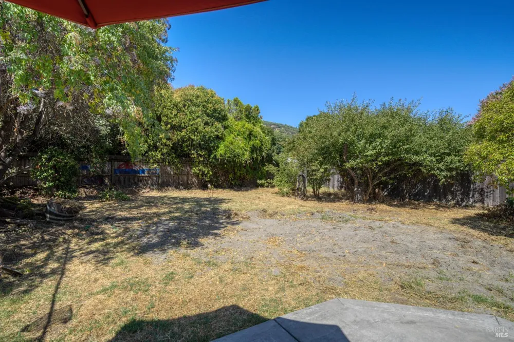 3570 Leland Lane Ukiah, CA 95482