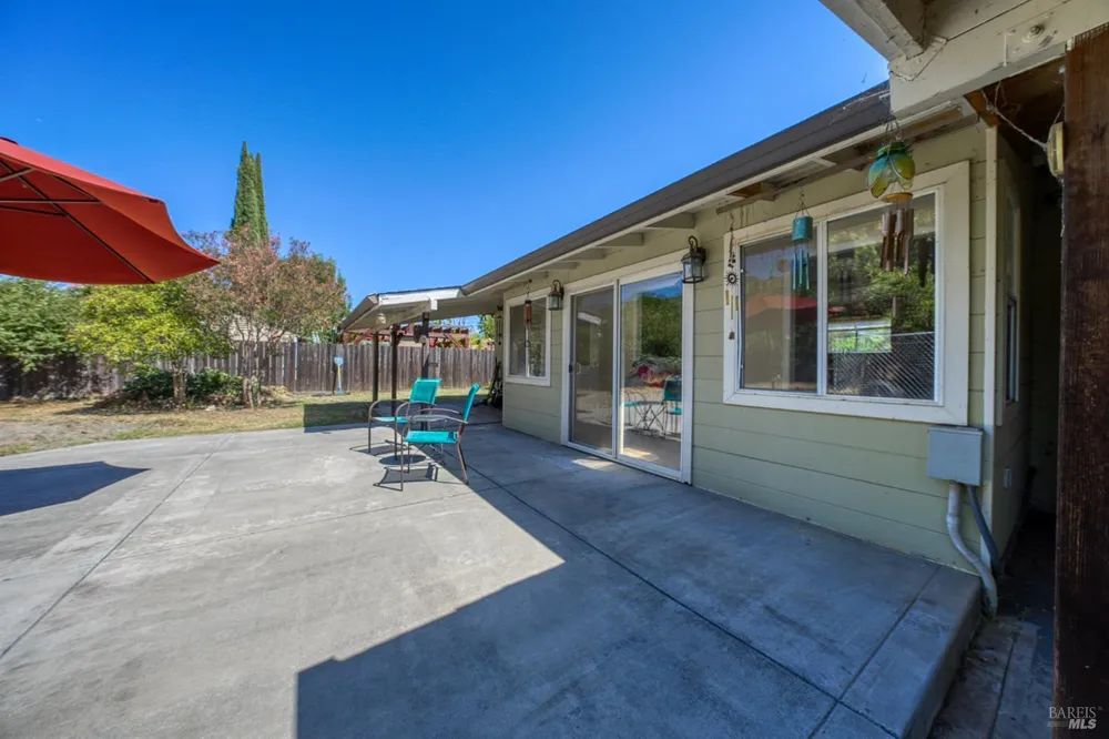 3570 Leland Lane Ukiah, CA 95482