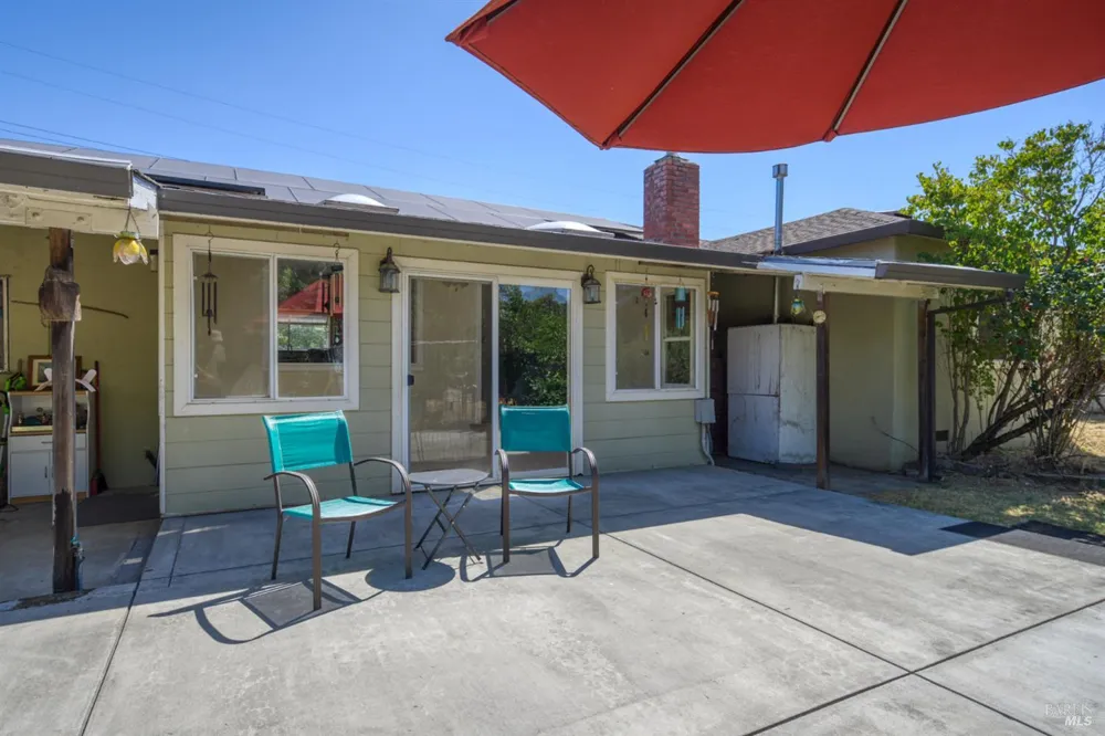 3570 Leland Lane Ukiah, CA 95482