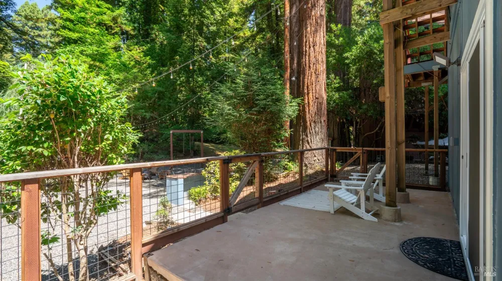19614 Redwood Drive Monte Rio, CA 95462
