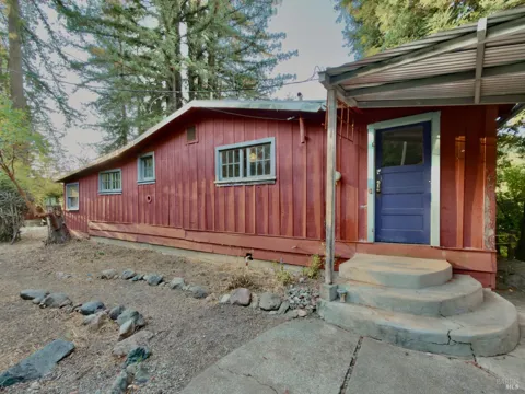 2001 Redwood Drive