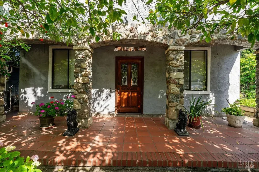 1034 Pope Street St. Helena, CA 94574