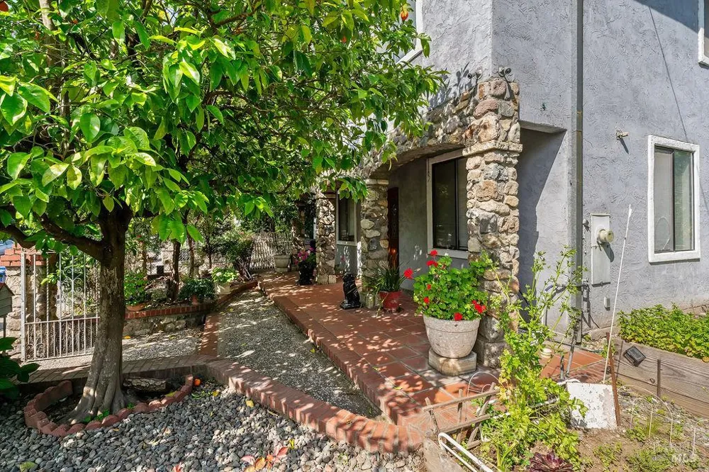 1034 Pope Street St. Helena, CA 94574