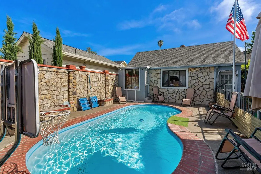 1034 Pope Street St. Helena, CA 94574