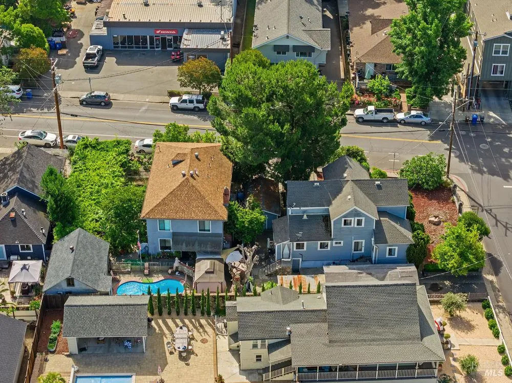 1034 Pope Street St. Helena, CA 94574