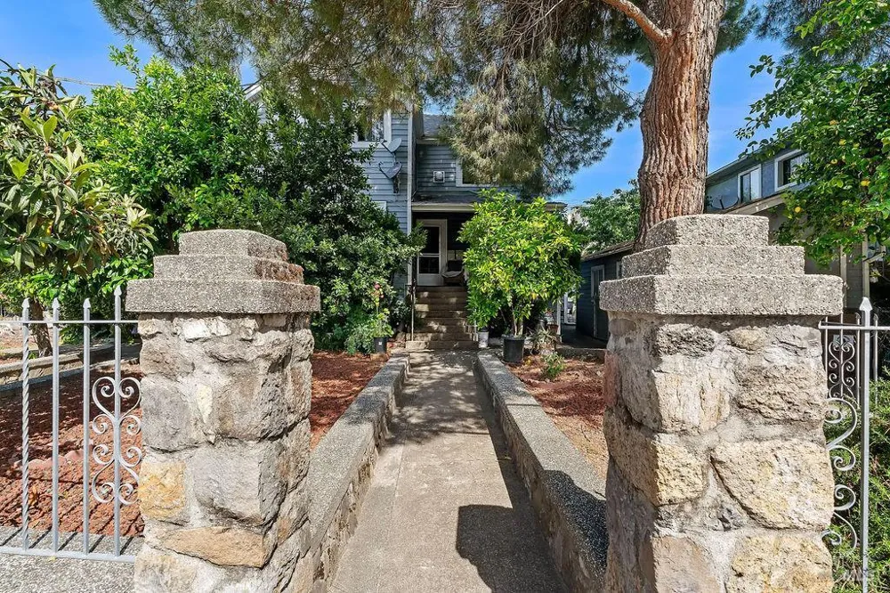 1046 Pope Street St. Helena, CA 94574
