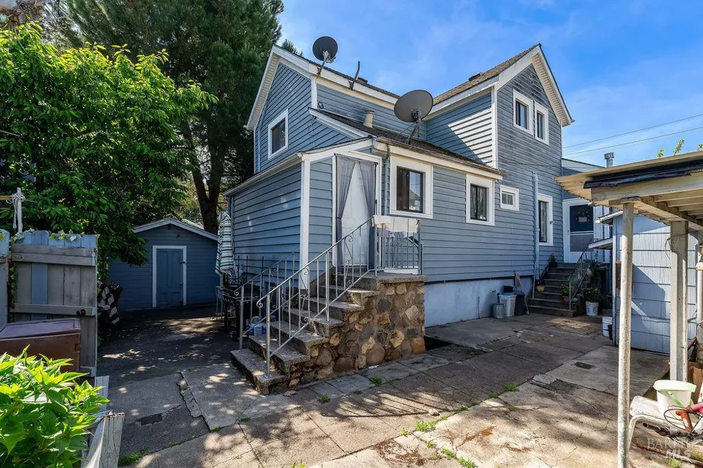 1046 Pope Street St. Helena, CA 94574