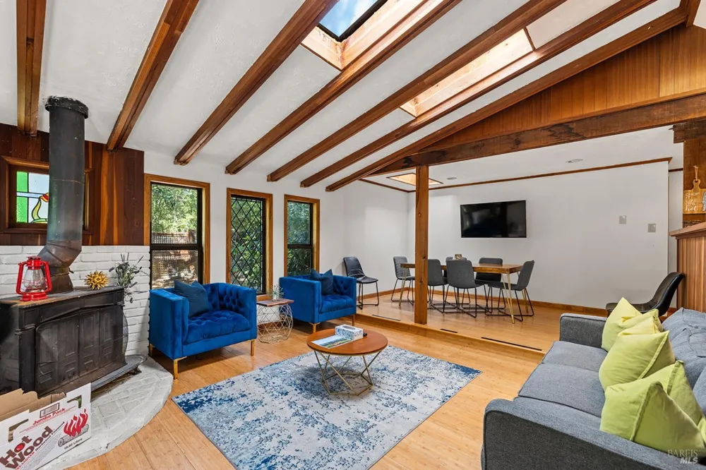 1595 Warm Springs Road Glen Ellen, CA 95442