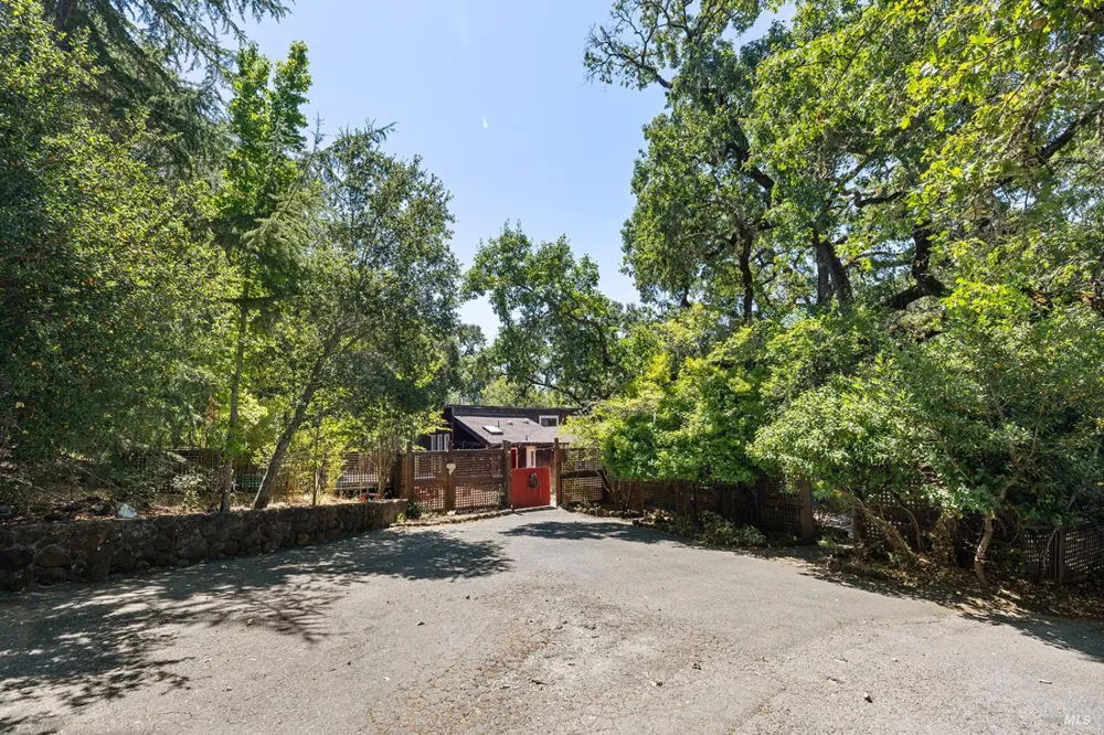 1595 Warm Springs Road Glen Ellen, CA 95442