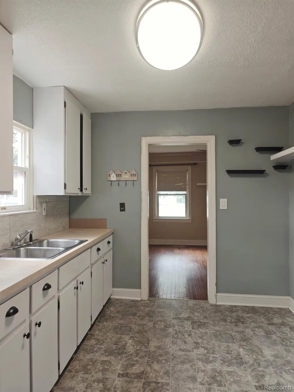 5722 Silvery Lane Dearborn Heights City, MI 48127