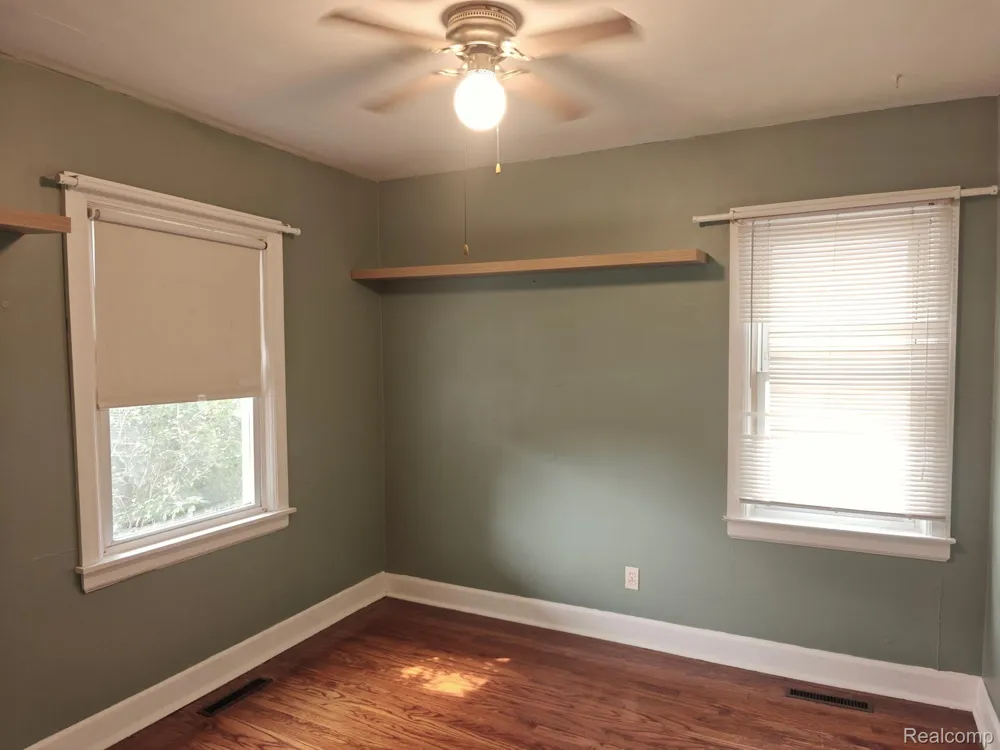 5722 Silvery Lane Dearborn Heights City, MI 48127