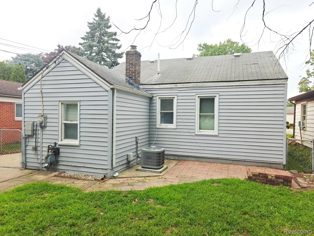 5722 Silvery Lane Dearborn Heights City, MI 48127
