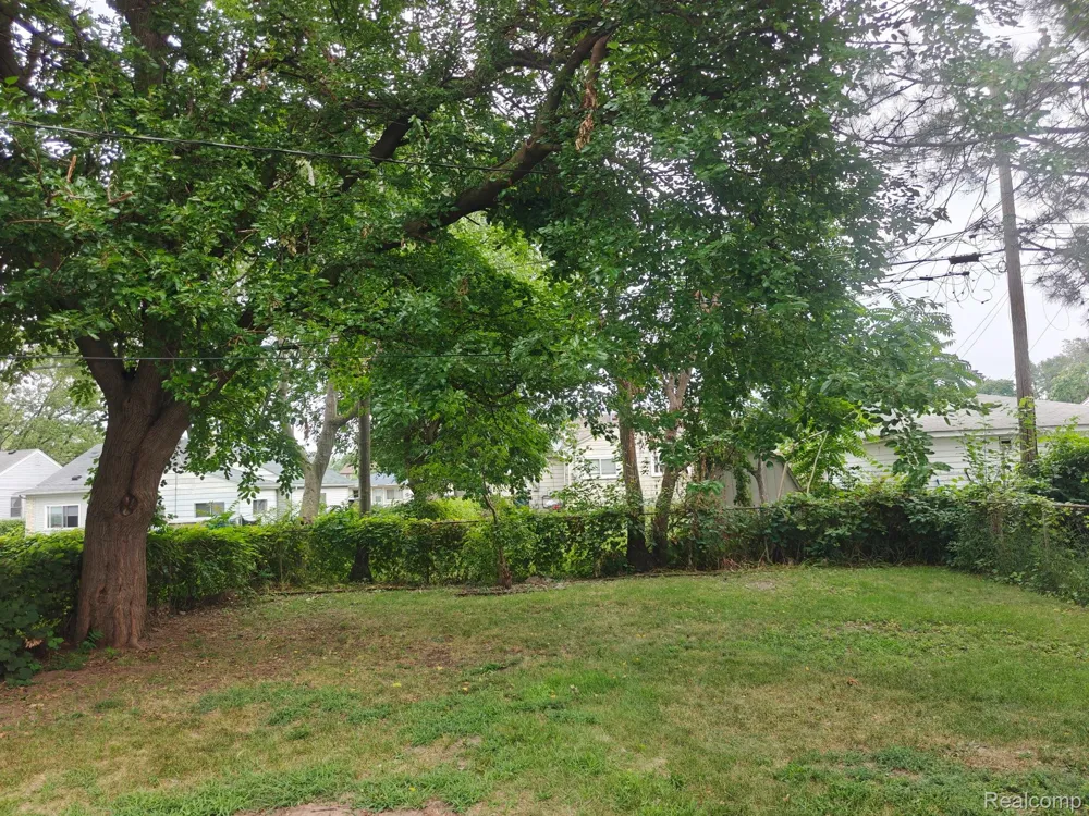 5722 Silvery Lane Dearborn Heights City, MI 48127