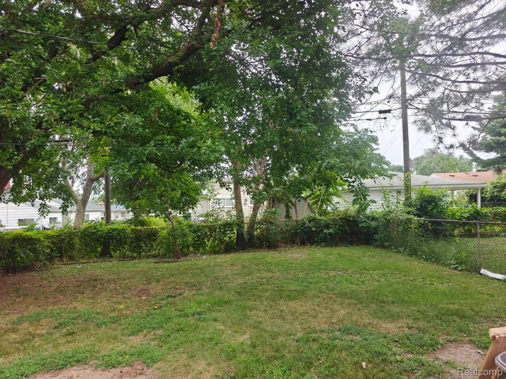 5722 Silvery Lane Dearborn Heights City, MI 48127