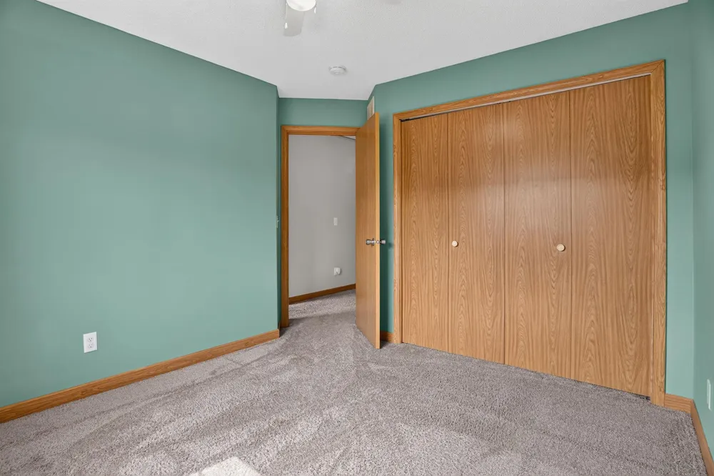 3536 Genevieve Avenue Oakdale, MN 55128
