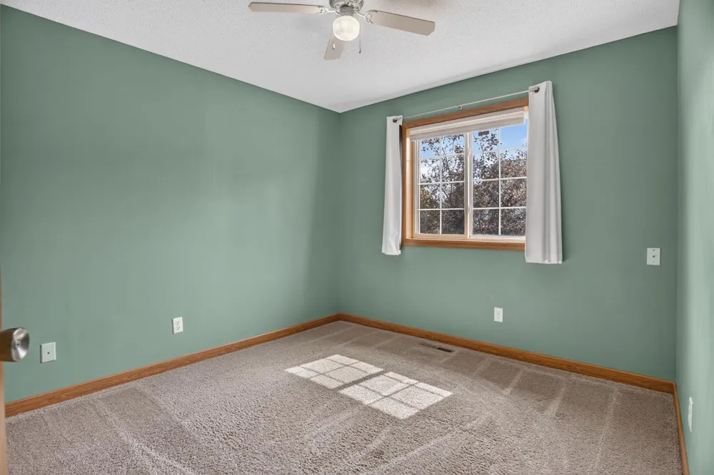 3536 Genevieve Avenue Oakdale, MN 55128