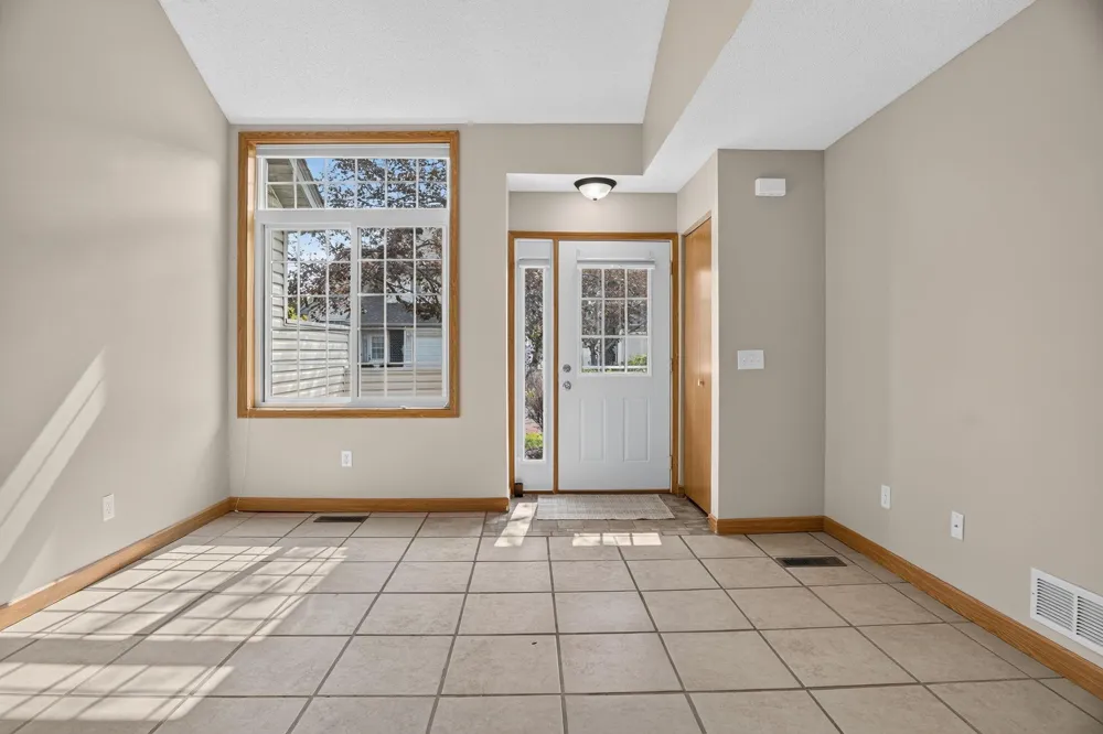 3536 Genevieve Avenue Oakdale, MN 55128