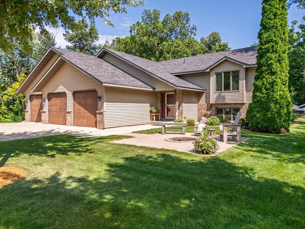 31955 Maple Haven New Prague, MN 56071