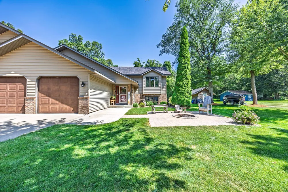 31955 Maple Haven New Prague, MN 56071