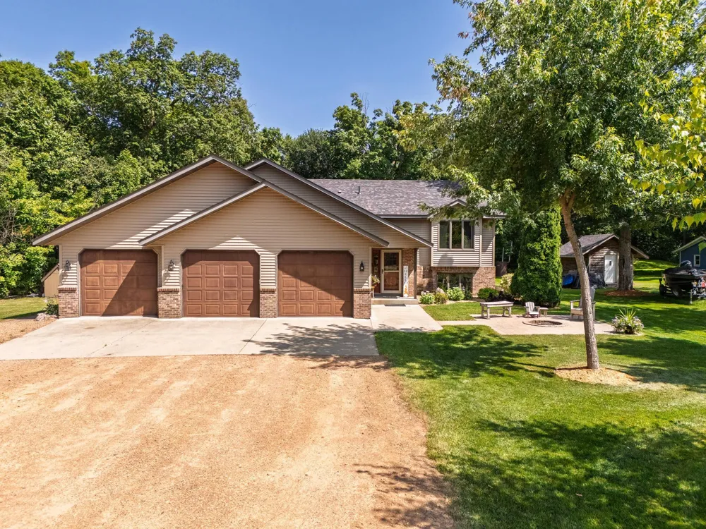 31955 Maple Haven New Prague, MN 56071