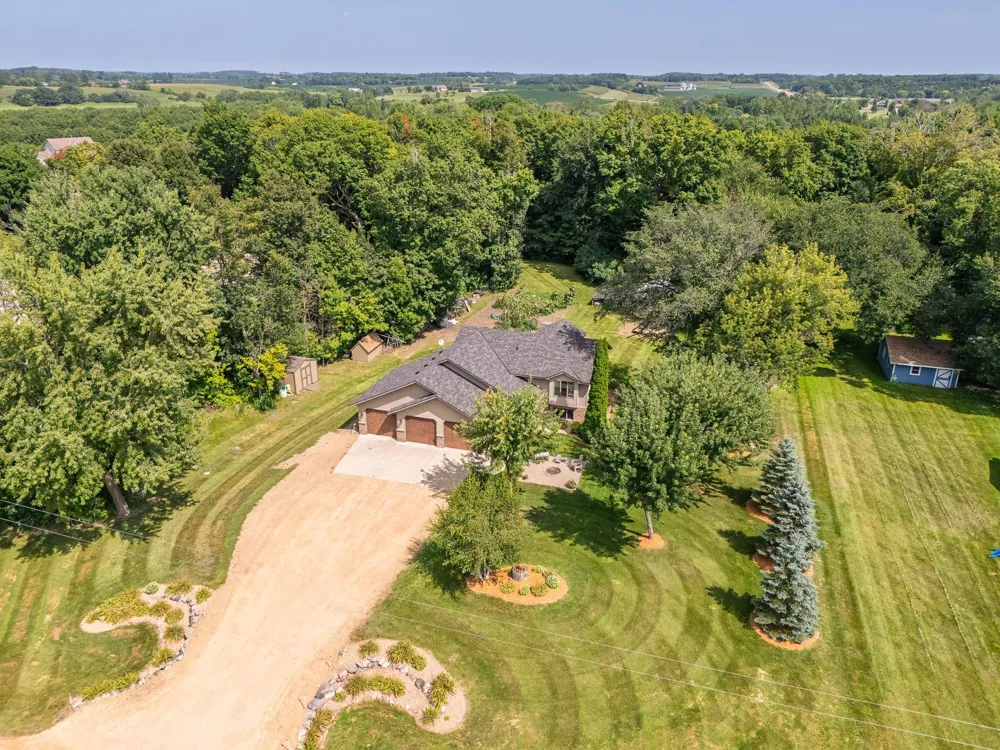 31955 Maple Haven New Prague, MN 56071