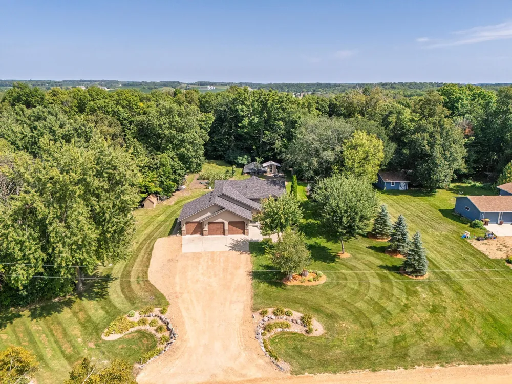 31955 Maple Haven New Prague, MN 56071