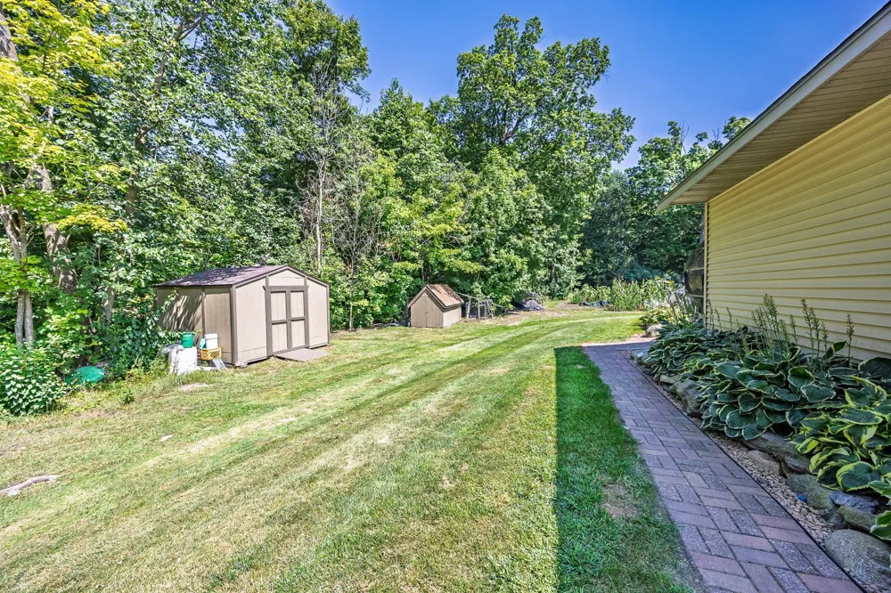 31955 Maple Haven New Prague, MN 56071