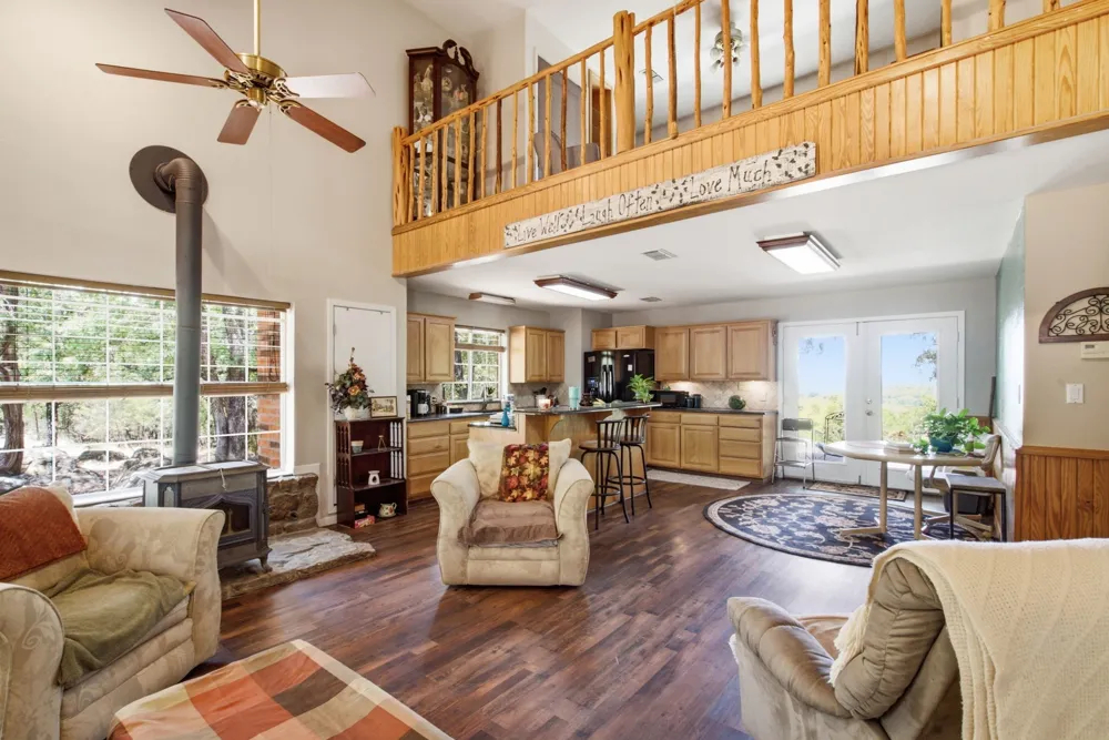 200 White Tail Ridge Gordon, TX 76453