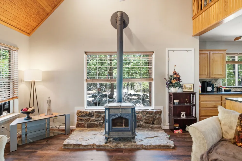 200 White Tail Ridge Gordon, TX 76453