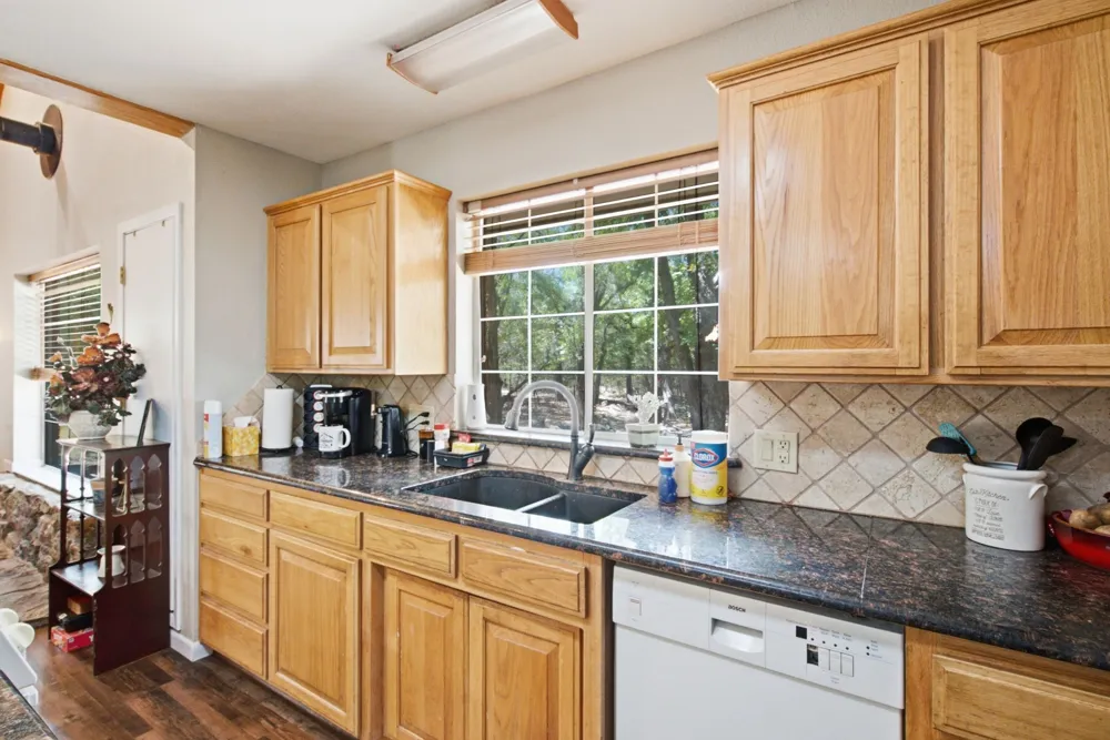 200 White Tail Ridge Gordon, TX 76453