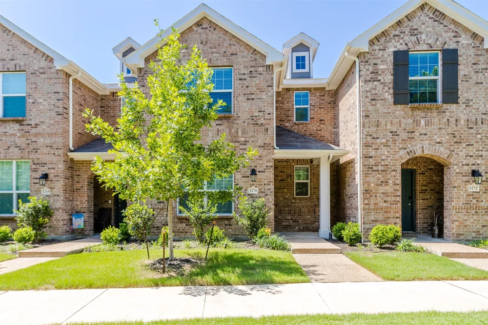 1270 Alamo Drive Lewisville, TX 75077