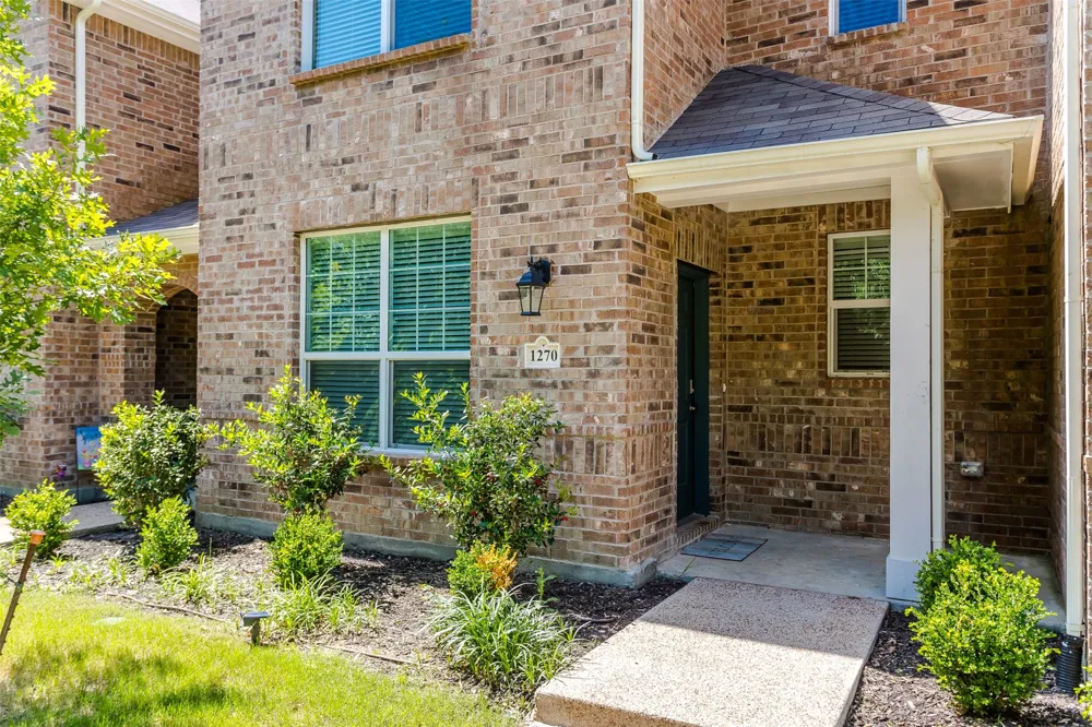1270 Alamo Drive Lewisville, TX 75077