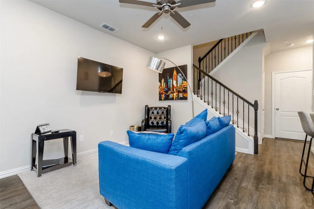 1270 Alamo Drive Lewisville, TX 75077