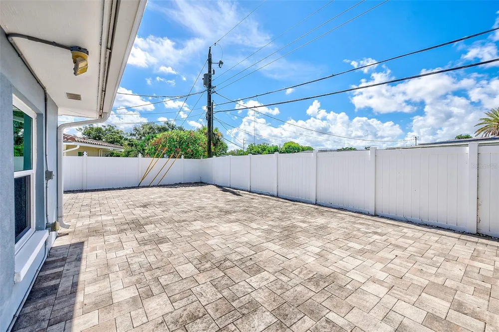 2165 CAMPUS DRIVE Clearwater, FL 33764