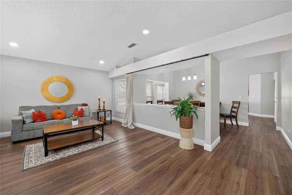 8809 PARLIAMENT COURT Kissimmee, FL 34747