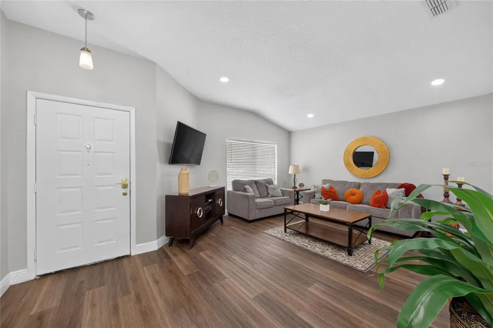 8809 PARLIAMENT COURT Kissimmee, FL 34747