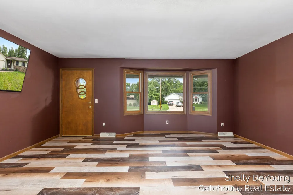 3078 Paris Park Drive SE Kentwood City, MI 49512