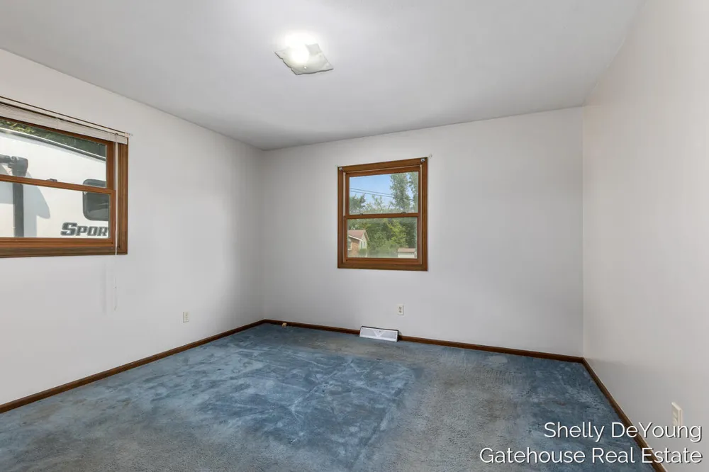 3078 Paris Park Drive SE Kentwood City, MI 49512