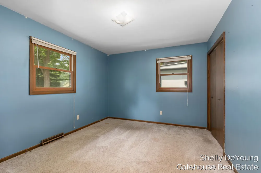 3078 Paris Park Drive SE Kentwood City, MI 49512