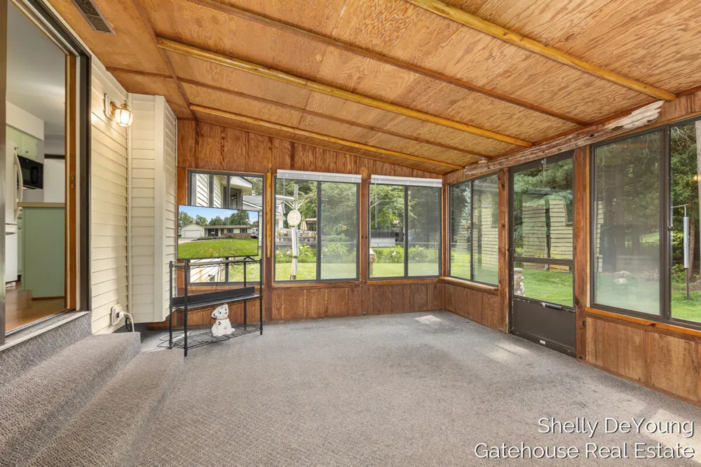 3078 Paris Park Drive SE Kentwood City, MI 49512