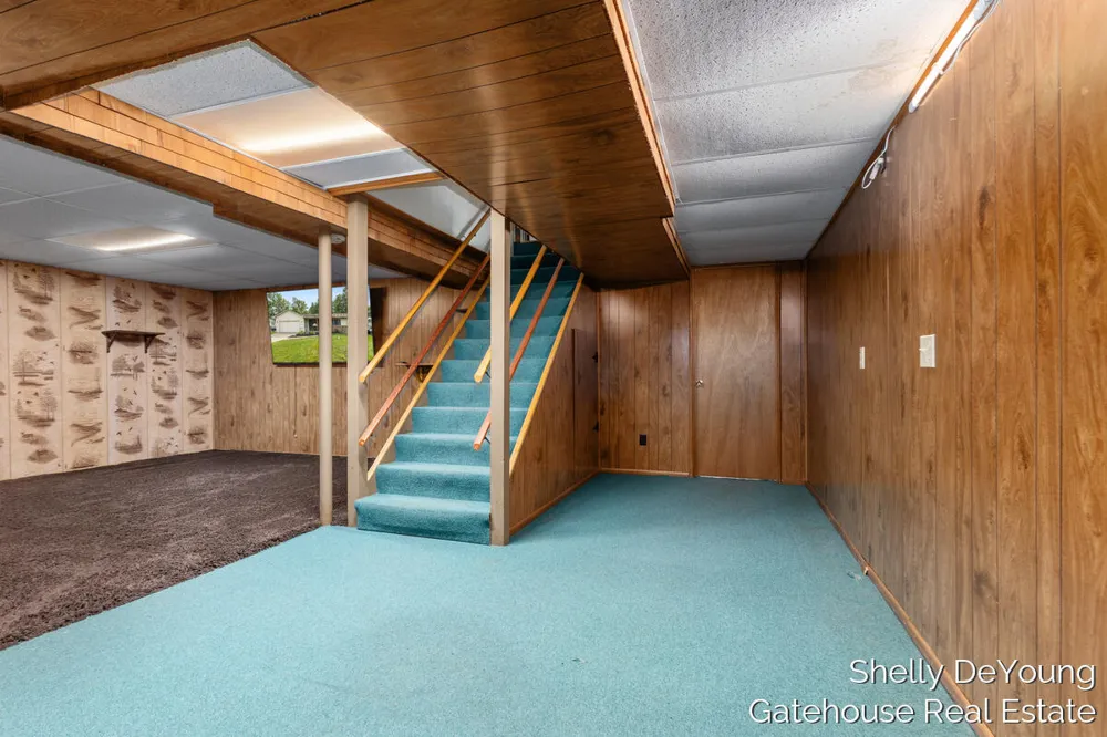 3078 Paris Park Drive SE Kentwood City, MI 49512