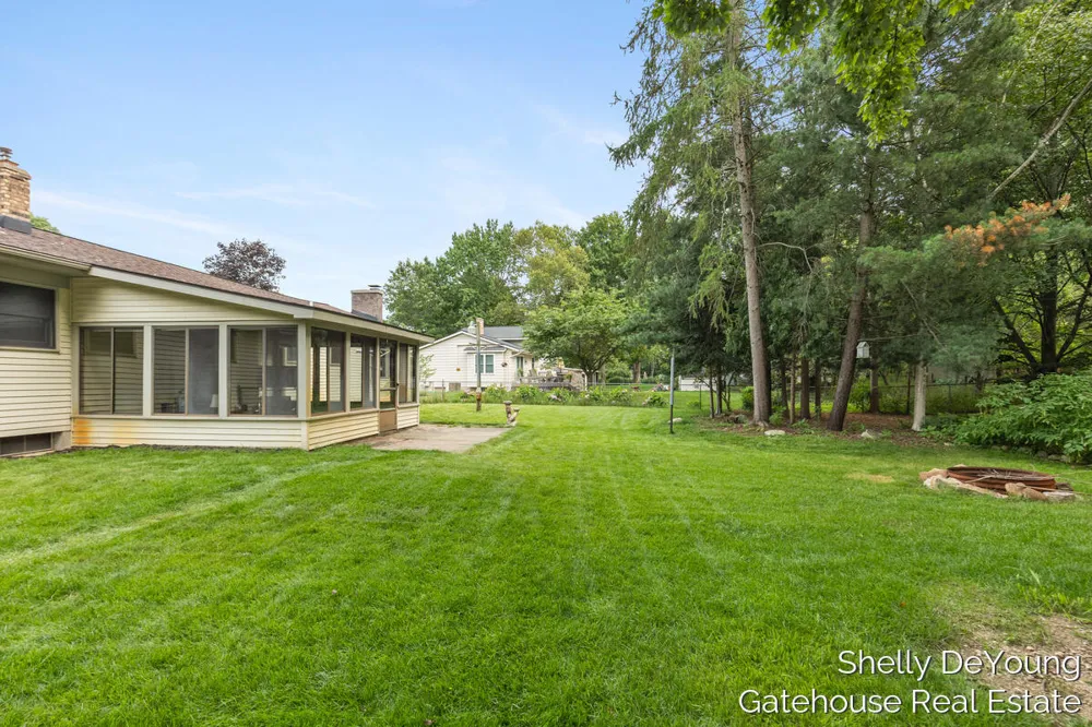 3078 Paris Park Drive SE Kentwood City, MI 49512