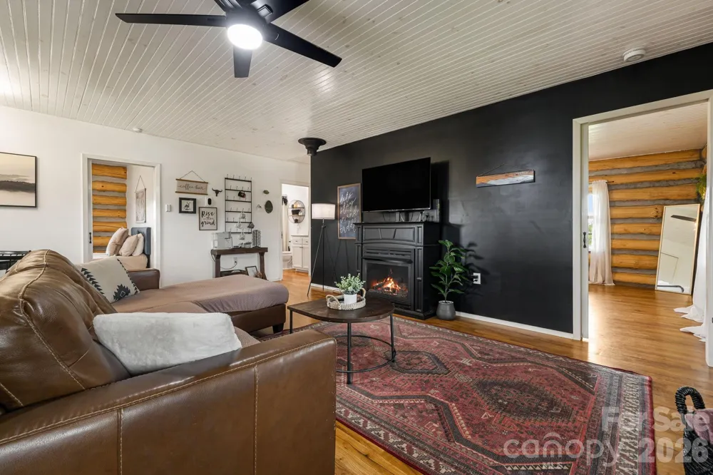 194 Cabin Hollow Drive Marshall, NC 28753